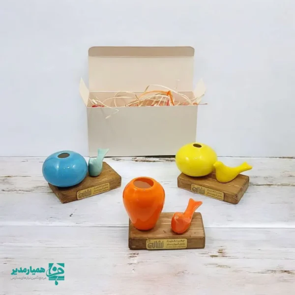 تندیس کوزه مینیاتوری با کبوتر - Image 1