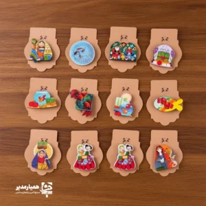 پیکسل چوبی نوروزی | هدیه‌ای کوچک با پیام بزرگ بهار 🌸🌞 پیکسل چوبی طرح نوروز با الهام از آیین‌های کهن ایرانی و نمادهای شاد هفت‌سین 🐟🍎🌿، یک انتخاب متفاوت و فرهنگی برای ایام عید نوروز است. طراحی فانتزی و رنگارنگ این پیکسل‌ها، حس سرزندگی، شادی و نو شدن را به‌خوبی منتقل می‌کند و آن را به یادگاری ماندگار از بهار تبدیل می‌سازد 🌷🐣 این محصول از چوب سبک و مقاوم تولید شده و با وزن حدود ۵ گرم، بسیار سبک و خوش‌فرم است. ابعاد کوچک ۳ × ۳ سانتی‌متر باعث می‌شود پیکسل بدون ایجاد سنگینی، به‌راحتی روی انواع لباس، کیف، کوله‌پشتی یا جامدادی نصب شود 👜✨ پیکسل چوبی نوروزی 🌸🎉 گزینه‌ای ایده‌آل برای استفاده در پک‌های هدیه نوروزی، جشن‌های مدرسه‌ای، برنامه‌های مناسبتی، نمایشگاه‌های فرهنگی و عیدی دانش‌آموزان است. این محصول به‌ویژه در فعالیت‌های فرهنگی و آموزشی مجموعه همیار مدیر، می‌تواند به‌عنوان یک گیفت خلاقانه، کم‌هزینه و تأثیرگذار مورد استفاده قرار گیرد 🌞📚 ویژگی‌های محصول: 🌷 طرح: نوروزی با رنگ های شاد و سنتی ایرانی 🪵 جنس: چوب طبیعی سبک و بادوام 📏 ابعاد: ۳ × ۳ سانتی‌متر ⚖️ وزن: حدود ۵ گرم 🎁 کاربرد: هدیه نوروزی، گیفت فرهنگی، مناسب کودکان و نوجوانان اگر به‌دنبال یک محصول کوچک، نمادین و پرمفهوم برای نوروز هستید 🍎🐟، پیکسل چوبی نوروزی انتخابی هوشمندانه است که هم زیبایی بصری دارد و هم پیام فرهنگ و شادی بهار را در فعالیت‌های همیار مدیر به‌خوبی منتقل می‌کند 🌸✨