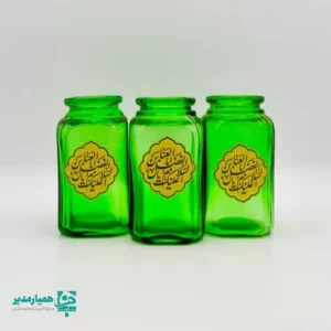 گلدان کتابی شیشه‌ای طرح امام حسین و حضرت عباس | هدیه‌ای الهی و ماندگار 🌿 در این اعیاد مبارک شعبانیه (ع)، پیوندی از ایمان،عشق و وفاداری است. گلدان شیشه‌ای طرح «امام حسین و حضرت عباس » با طراحی ظریف و چشم‌نواز، یادبودی ارزشمند برای بزرگداشت این اعیاد مبارک به شمار می‌آید. این گلدان با جنس شیشه‌ای، ابعاد 9.5*4.5 سانتی‌متر و وزن سبک حدود ۱2 گرم، این یکی از بهترین گزینه برای strong>هدایای مناسبتی مدارس ،مساجئ و مراسم های فرهنگی است 🎁 مناسب برای: ✅ تقدیر از جانبازان،پاسداران و یاد بودی برای این اعیاد مبارک ✅ هدیه فرهنگی اعیاد مبارک در مدارس ✅ یادبود معنوی دانش‌آموزی پیشنهادی خاص و ارزشمند از همیار مدیر برای مدیران و مراکز آموزشی که به معنا، اصالت و ماندگاری هدیه اهمیت می‌دهند.