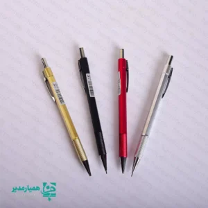 ✍️ اتود طرح فلز یکی از محصولات کاربردی و پرطرفدار در حوزه نوشت‌افزار آموزشی است که با طراحی ساده، شیک و بدنه پلاستیکی، برای استفاده روزمره دانش‌آموزان و همچنین هدایای دانش‌آموزی طراحی شده است. این اتود با ابعاد ۱۴٫۵ × ۲ سانتی‌متر ساخته شده و به‌دلیل خوش‌دست بودن و تعادل مناسب، نوشتن طولانی‌مدت را برای دانش‌آموزان آسان می‌کند. ✏️ نوک: موجود در نوع  نوک ۰٫۵ و ۰٫۷ میلی‌متر که امکان انتخاب متناسب با سلیقه و نیاز دانش‌آموز را فراهم می‌سازد. 🎨 رنگ‌بندی: دارای رنگ‌های متنوع و جذاب که باعث شده این اتود در میان دانش‌آموزان جزو گزینه‌های محبوب و بهترین انتخاب‌ها برای هدیه محسوب شود. 📦 بسته‌بندی: این محصول در بسته‌های ۴۸ عددی عرضه می‌شود و گزینه‌ای مناسب برای مدارس، مراکز آموزشی، جشن‌ها و پک‌های هدیه دانش‌آموزی است. اگر به‌دنبال اتودی با دوام، زیبا و اقتصادی برای استفاده آموزشی یا هدیه دادن هستید، اتود طرح فلز انتخابی مطمئن و کاربردی از کیمیا هنر خواهد بود ✍️✨