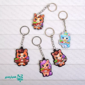 🌸🐎 جاکلیدی طرح اسب؛ گیفتی شاد و متفاوت برای نوروز 🎉 اگر به‌دنبال یک هدیه‌ی کوچک، کاربردی و در عین حال فانتزی برای ایام نوروز هستید، جاکلیدی طرح اسب نوروزی همیار مدیر می‌تواند انتخابی هوشمندانه و دوست‌داشتنی باشد 💚✨ این جاکلیدی با طراحی کارتونی و رنگ‌های شاد 🌈 الهام‌گرفته از نمادهای شادی و طراوت بهار 🌿 در ابعاد ۳×۵ سانتی‌متر و با وزن سبک ۱۴ گرم طراحی شده تا به‌راحتی قابل استفاده برای کودکان و دانش‌آموزان باشد 🔑😊 🎁 کاربردها: ✅ گیفت نوروزی مدارس و مراکز فرهنگی ✅ هدیه پیش‌دبستانی و دبستانی ✅ یادگاری شاد در پک‌های عیدی نوروز 🌸🎊 جاکلیدی طرح اسب نوروزی، ترکیبی از کاربرد، زیبایی و حس خوب نوروز است 💖 و می‌تواند لبخند را مهمان دل کودکان کند 😊🌷