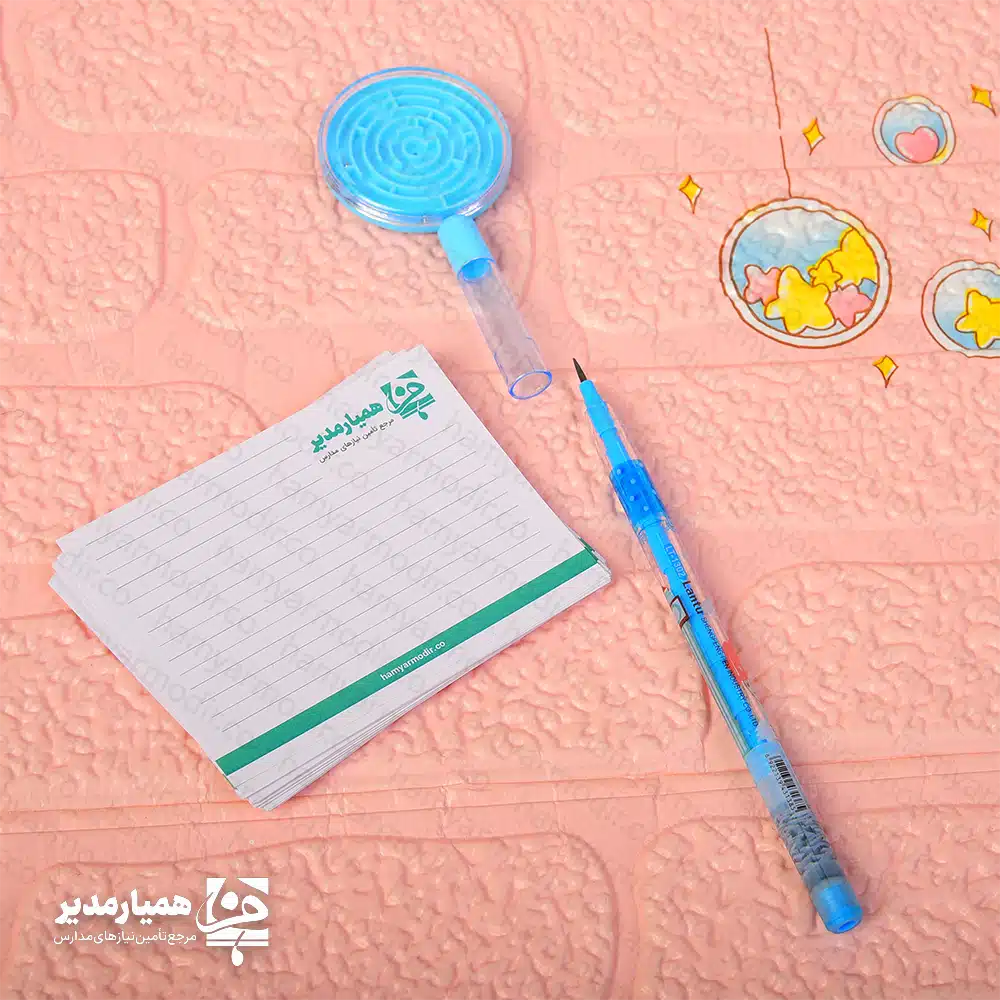 ✏️ مداد نوکی مدل فشنگی | پرطرفدار، سبک و مناسب دانش‌آموزان مداد نوکی مدل فشنگی با طراحی جذاب و بدنه پلاستیکی مقاوم، یکی از بهترین گزینه‌ها برای استفاده روزانه دانش‌آموزان است. این اتود سبک، خوش‌دست و کاربردی بوده و برای نوشتن یادداشت‌های روزمره، تکالیف و امتحانات گزینه‌ای فوق‌العاده به شمار می‌رود 📚🔵. 📌 ویژگی‌های محصول: 📏 ابعاد: ۲۰ × ۴ سانتی‌متر ⚖️ وزن: ۲۷ گرم (سبک و مناسب استفاده طولانی) 🧱 جنس بدنه: پلاستیک مقاوم با طراحی جذاب ✏️ کاملاً مناسب برای نوشتن روان و بدون خستگی 🎉 این مداد نوکی، گزینه‌ای عالی برای روز دانش‌آموز، جشن فارغ‌التحصیلی، بازگشایی مدارس و پک‌های هدیه است و با توجه به ظاهر زیبا و دوام بالا، مورد علاقه دانش‌آموزان قرار می‌گیرد. 🧺 می‌توانید این محصول را داخل پک هدیه دانش‌آموزی کنار دفترچه، خط‌کش، پاک‌کن و سایر ملزومات قرار دهید تا یک هدیه کامل و کاربردی بسازید 🎁✨.