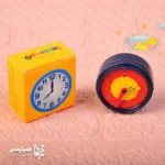 ⏰ مُهر آموزشی ساعت | بهترین ابزار آموزش زمان برای دانش‌آموزان این مهر آموزشی ساعت یکی از مؤثرترین ابزارهای کمک‌درسی برای آموزش مفهوم زمان و ساعت به کودکان است. طراحی رنگی و جذاب آن باعث می‌شود دانش‌آموزان با انگیزه و علاقه بیشتری درس ساعت را بیاموزند 🎓✨. 📌 ویژگی‌های محصول: 📏 ابعاد: ۵×۵ سانتی‌متر ⚖️ وزن: حدود ۲۰ گرم (بسیار سبک) 🧱 جنس: پلاستیک مقاوم و بادوام 🎨 دارای عقربه‌های رنگی برای فهم بهتر زمان این مهر جذاب می‌تواند در جشن‌های فارغ‌التحصیلی، بازگشایی مدارس، کلاس‌های تقویتی و دوره‌های آموزش مهارت‌های پایه مورد استفاده قرار گیرد. 🍎 معلمان می‌توانند از آن برای تمرین عملی، بازی آموزشی و آشنایی اولیه کودکان با ساعت استفاده کنند؛ یک وسیله کارآمد برای تمام مقاطع ابتدایی.