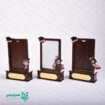 قاب عکس چوبی فارغ التحصیلی پایه دار