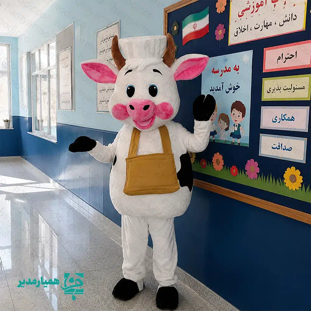 🐮 تن‌پوش عروسکی طرح گاو؛ ستاره مراسم‌های مدرسه و جشن‌های دانش‌آموزی حضور یک کاراکتر عروسکی دوست‌داشتنی در محیط‌های آموزشی، تنها یک سرگرمی ساده نیست؛ بلکه روشی مؤثر برای ایجاد ارتباط عاطفی با دانش‌آموزان و انتقال مفاهیم تربیتی در فضایی شاد و صمیمی است. تن‌پوش عروسکی طرح گاو با چهره‌ای خندان و طراحی جذاب، می‌تواند به سرعت توجه کودکان را جلب کرده و فضای برنامه‌های فرهنگی مدرسه را پرانرژی و مفرح کند. 🐮✨ این تن‌پوش به گونه‌ای طراحی شده که با یک بار خرید، سال‌ها در برنامه‌های مختلف مدرسه قابل استفاده باشد. از جشن‌ها آغاز سال تحصیلی تا برنامه‌های فرهنگی و مسابقات کلاسی، این کاراکتر شاد می‌تواند همراه همیشگی مجریان و مربیان مدرسه باشد. 🌟 ویژگی‌های کلیدی محصول 🎭 تیل تعامل آموزشی: مربیان می‌توانند مفاهیم اخلاقی، اجتماعی و آموزشی را در قالب نمایش‌های طنز و جذاب به دانش‌آموزان منتقل کنند. 🐮 راحی کارتونی و دوست‌داشتنی: چهره خندان و ظاهر فانتزی این کاراکتر باعث جلب توجه سریع کودکان می‌شود. 🏫 مناسب برنامه‌های فرهنگی مدرسه: ایده‌آل برای اجرای برنامه‌های شاد، مسابقات کلاسی و جشن‌های دانش‌آموزی. ♻️ صرفه اقتصادی بالا: امکان استفاده چندی ساله در مراسم‌های مختلف مدرسه. 🎉 موارد استفاده در مدرسه جشن الفبا برای دانش‌آموزان کلاس اول جشن خوکار و جشن پیشرفت تحصیلی مراسم استقبال از دانش‌آموزان در روز اول مهر اجرای نمایش‌های شاد و مسابقات فرهنگی برنامه‌های ویژه اعیاد و مناسبت‌های مدرسه 💡 پیشنهاد ویژه برای مدیران مدارس: استفاده از یک کاراکتر روسکی در برنامه‌های مدرسه، فضایی شاد و مدرن ایجاد کرده و تصویری مثبت از مدرسه در ذهن دانش‌آموزان و اولیا ثبت می‌کند. این تن‌پوش می‌تواند به نماد برنامه‌های شاد مدرسه شما تبدیل شود. 🎉