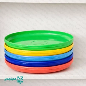 🚀🛸بشقاب پرنده پلاستیکی؛ ابزاری برای نشاط و تحرک در مدارس بشقاب پرنده پلاستیکی یا فرزیبی، یکی از جذاب‌ترین وسایل برای بازی‌های گروهی است. این محصول به ویژه برای کودکان و نوجوانان(از مقطع پیش دبستان تا متوسط 2) طراحی شده است. به همین دلیل، لبه‌های آن کاملاً گرد و ایمن هستند. پلاستیک به کار رفته در این محصول، بسیار مقاوم و در عین حال سبک است. بنابراین، هنگام پرتاب به راحتی در هوا سُر می‌خورد و مسافت زیادی را طی می‌کند. ویژگی‌های برجسته فرزیبی پلاستیکی🌟 این محصول دارای ویژگی‌های منحصر به فردی است که آن را از نمونه‌های مشابه متمایز می‌کند: جنس مقاوم: از پلاستیک باکیفیت و نشکن ساخته شده است. طراحی ایمن: لبه‌های گرد آن مانع از آسیب دیدن دست دانش‌آموزان می‌شود. رنگ‌های متنوع: رنگ‌بندی شاد این محصول، هیجان بازی را دوچندان می‌کند. شستشوی آسان: به راحتی تمیز می‌شود و برای استفاده مکرر در مدارس کاملاً مناسب است. مزایای آموزشی و تربیتی برای دانش‌آموزان بازی با بشقاب پرنده فقط یک سرگرمی ساده نیست. این فعالیت به تقویت هماهنگی چشم و دست کمک شایانی می‌کند. همچنین، باعث افزایش دقت و سرعت عکس‌العمل در کودکان می‌شود. علاوه بر این، دانش‌آموزان با این بازی به فعالیت بدنی در فضای باز تشویق می‌شوند. در نتیجه، سلامت جسمی و روحیه تیمی آن‌ها بهبود می‌یابد. چرا مدیران مدارس این محصول را انتخاب می‌کنند؟ مدیران و مربیان ورزش، همیشه به دنبال وسایل بازی کم‌خطر و ارزان هستند. این شقاب پرنده برای زنگ‌های ورزش، اردوهای دانش‌آموزی و مسابقات بین کلاسی بسیار کاربردی است. زیرا فضای کمی اشغال می‌کند و جابه‌جایی آن بسیار راحت است. همچنین، قیمت اقتصادی آن امکان خرید عمده را برای تمامی مراکز آموزشی فراهم می‌کند. با انتخاب این محصول، نشاط و پویایی را به محیط مدرسه خود هدیه دهید.