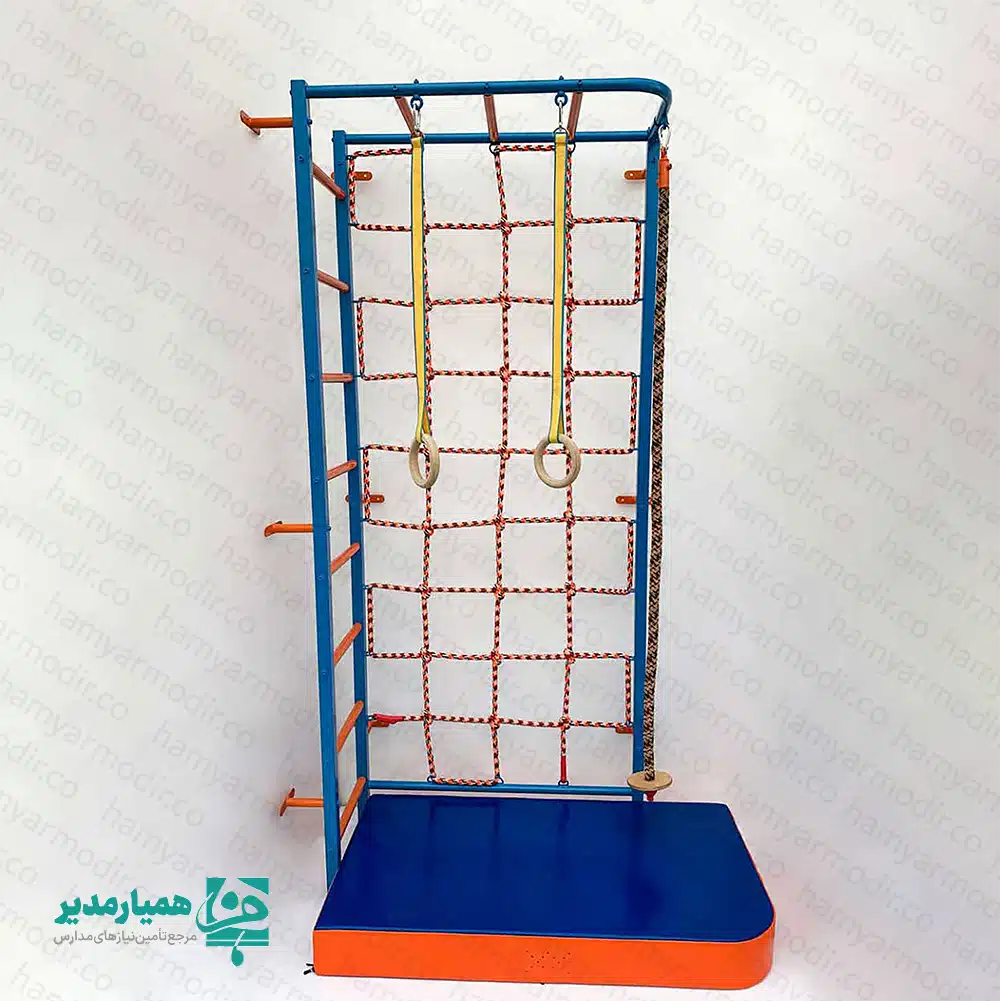 مجموعه بازی چندکاره کودکان 🌟 مجموعه بازی چندکاره کودکان؛ سرگرمی، تحرک و ایمنی در یک محصول مجموعه بازی چندکاره کودکان یک سازه کامل و هیجانانگیز برای ایجاد فضایی فعال و شاد در محیطهای مهدکودک، خانههای بازی، مدارس پیشدبستانی، آموزشی و تفریحی است. این محصول با طراحی کاربردی و ترکیب جنس فولادی در سازه اصلی و پلی یورتان در بخشهای ایمنی و نشیمن/تشک، دوام بالا و کارایی مناسبی را برای استفاده کودکان فراهم میکند. این مجموعه از چند بخش اصلی تشکیل شده است: 🪢 طناب ۲ متری برای آویزان شدن، تاب خوردن و تمرین تعادل 🪝 دارحلقه S برای بازی، آویزان شدن و تقویت عضلات دست و بدن 🧗 نردبان عمودی برای بالا رفتن و افزایش مهارت حرکتی 🏃 نردبان افقی برای حرکت دستها و تمرین هماهنگی و قدرت بدنی 🕸️ طناب عنکبوتی برای صعود، عبور و بازیهای تعادلی 🛏️ تشک مخصوص برای افزایش ایمنی و کاهش خطر هنگام فرود یا افتادن این مجموعه بازی، علاوه بر سرگرمکردن کودک، به رشد مهارتهای حرکتی، افزایش اعتمادبهنفس، تقویت عضلات و بهبود هماهنگی دست و چشم کمک میکند. طراحی چندکاره آن باعث میشود کودک بتواند در یک فضای محدود، تجربههای متنوعی از بازی و تحرک داشته باشد. رنگبندی شاد و ترکیب اجزای متنوع، این محصول را به گزینهای مناسب برای اتاق بازی، مهدکودک، خانههای بازی و فضاهای آموزشی کودک تبدیل کرده است. ⚠️ نکته ایمنی: استفاده از این مجموعه باید حتماً با نظارت والدین یا مربی انجام شود تا کودک در شرایط امن از بازی لذت ببرد.