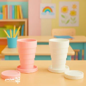 🌈 لیوان تاشو پلاستیکی اختصاصی؛ هدیه‌ای کاربردی برای دانش‌آموزان لیوان تاشو پلاستیکی اختصاصی یکی از بهترین انتخاب‌ها برای هدیه دادن در بازگشایی مدارس است. این محصول با طراحی جمع‌وجور، سبک و کاربردی، هم برای دانش‌آموزان جذاب است و هم برای مدارس و مجموعه‌های آموزشی، گزینه‌ای اقتصادی و مفید به حساب می‌آید. این لیوان زیبا در دو رنگ دلنشین صورتی و سفید عرضه می‌شود و به دلیل ظاهر ساده و شیک خود، مورد پسند دانش‌آموزان پیش‌دبستانی و ابتدایی قرار می‌گیرد. همچنین این محصول برای گروه سنی 6 تا 12 سال بسیار مناسب است و می‌تواند به‌عنوان بخشی از بسته هدیه آغاز سال تحصیلی مورد استفاده قرار گیرد. اگر به دنبال یک هدیه زیبا، مقرون‌به‌صرفه، کاربردی و متفاوت برای دانش‌آموزان هستید، این لیوان تاشو می‌تواند انتخابی هوشمندانه باشد. استفاده از آن در مدرسه، اردو، سفر و فعالیت‌های روزمره، باعث می‌شود دانش‌آموزان همیشه یک وسیله شخصی و بهداشتی همراه خود داشته باشند. ✨ ⭐ ویژگی‌های محصول 🥤 طراحی تاشو و جمع‌وجور 🎨 موجود در دو رنگ جذاب صورتی و سفید 🎒 مناسب برای بازگشایی مدارس 👧 مناسب برای دانش‌آموزان پیش‌دبستانی و ابتدایی 👦 مناسب برای رده سنی 6 تا 12 سال 💰 هدیه‌ای مناسب با قیمت اقتصادی ✅ کاربردی برای مدرسه، اردو و استفاده روزمره